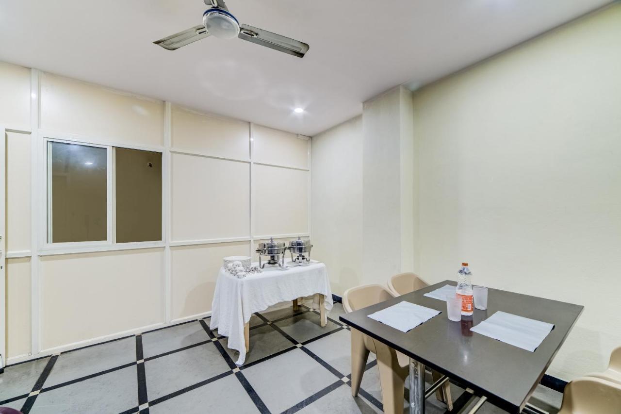Capital O 47601 Airport Palace Hotel Shamshabad Zewnętrze zdjęcie
